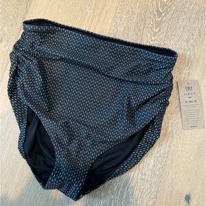 ALBION. *NEW* Midnight dash ruched high waisted bottoms. Size M.